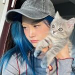 Sumitra Duangkaew Instagram - Mama love u 💙🤏🏻🐈🐈‍⬛ @lukshin.moodengg