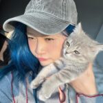 Sumitra Duangkaew Instagram – Mama love u 💙🤏🏻🐈🐈‍⬛ @lukshin.moodengg