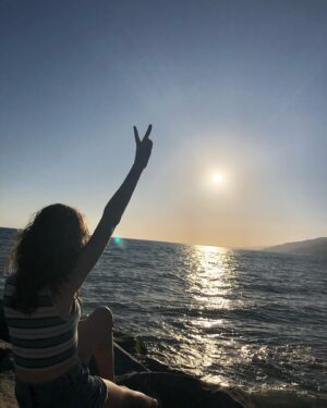 Summer Fontana Instagram - Let’s get to the beach-each let’s get away 🎶🪸