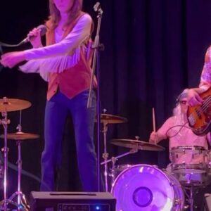 Summer Fontana Instagram - I had a blast taking it back to the 70’s with @guitar_ninjas 🎸 

#1970s #AmericanWoman #Blondie #Heart #livemusic #burbank