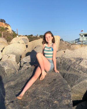 Summer Fontana Instagram - Let’s get to the beach-each let’s get away 🎶🪸