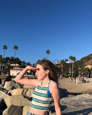 Summer Fontana Instagram - Let’s get to the beach-each let’s get away 🎶🪸