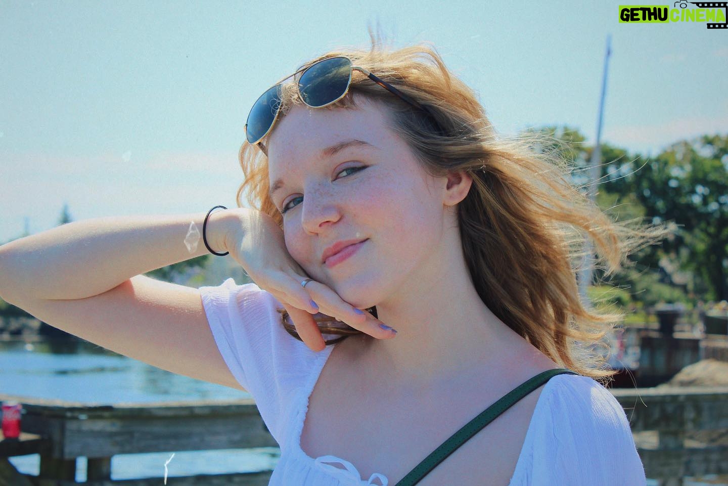 Summer Fontana Instagram - First day in New Hampshire didn’t disappoint! ⚓️🩵✨📷 @rileyanns @summers_mom1