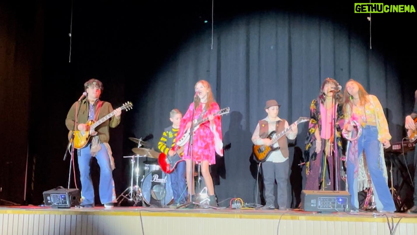 Summer Fontana Instagram - jam club 2023!!! Thankful for the opportunity to do something I love with the best musicians I know. 🤟🏼❤️🔥#music #1960smusic #jamclub #2023 @guitar_ninjas
