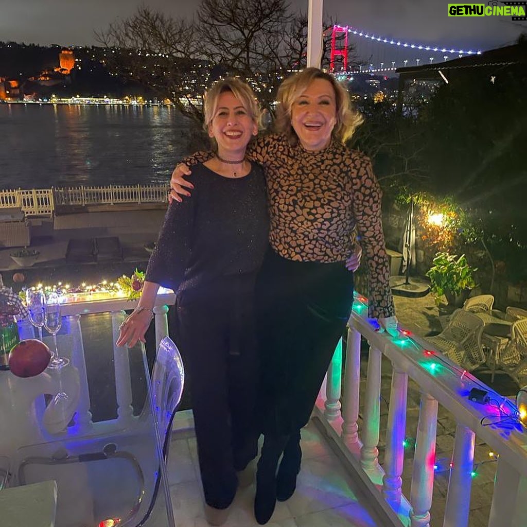 Sumru Yavrucuk - 21.3K Likes - 🎄🎄🎄mutlu yıllar❤️