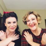 Sumru Yavrucuk Instagram – Nilüfer Belediyesi Tek kişilik oyunlar Festivali kapanış oyunu Shirley Valentine idi. Maskeli mesafeli de olsa seyircilerimize kavuştuk. @adusenkalkar #nilüfertiyatrofestivali 
#selminartemiz