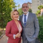 Sumru Yavrucuk Instagram - Okul kantininde gibi #80lerdeyiz sanki🌸#ankaradevletkonservatuvarı #evliliküzerineherşey 🌸 @ erdal_kucukkomurcu
