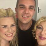 Sumru Yavrucuk Instagram - Shirley Valentine 8. senesinde sezon finalini sevgili Özen Yula’nın @ozenyula tiyatro seyircisine kazandırdığı House of Performance HOP Sahne’de @houseofperformanceofficial yapıyor. Gelecek sezon görüşmek üzere 🎭🎶 2015 - ♾️