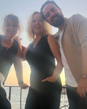 Sumru Yavrucuk Instagram - Sumru gelince 🌹