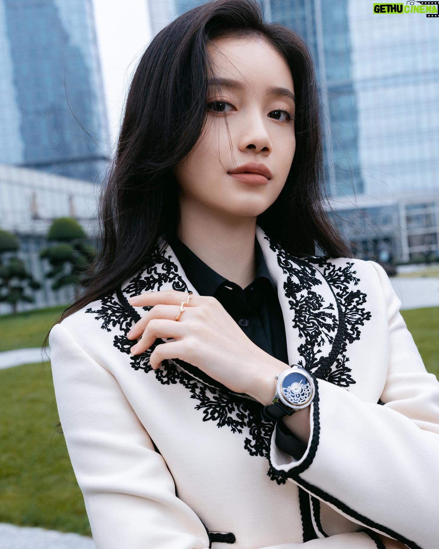 Sun Yihan - 21.5K Likes - #dior ✌️👏