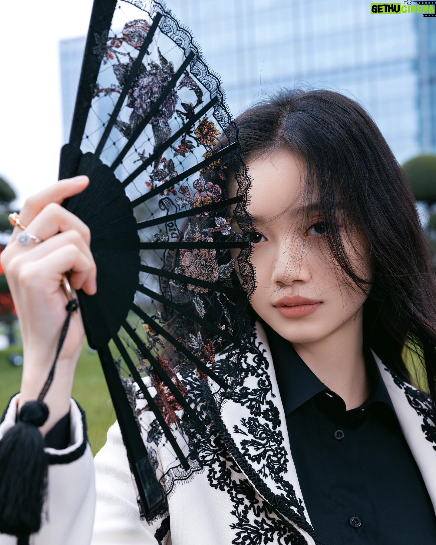 Sun Yihan - 21.5K Likes - #dior ✌️👏