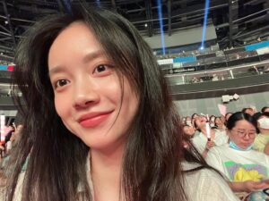 Sun Yihan Instagram - 周五的演唱会！
#李宇春 #周末愉快