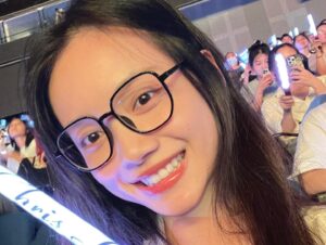Sun Yihan Instagram - 周五的演唱会！
#李宇春 #周末愉快