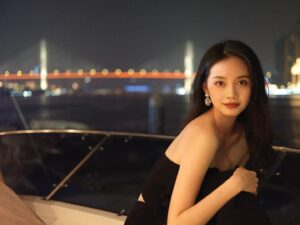 Sun Yihan Instagram - fashion pop！💨🌌🌌