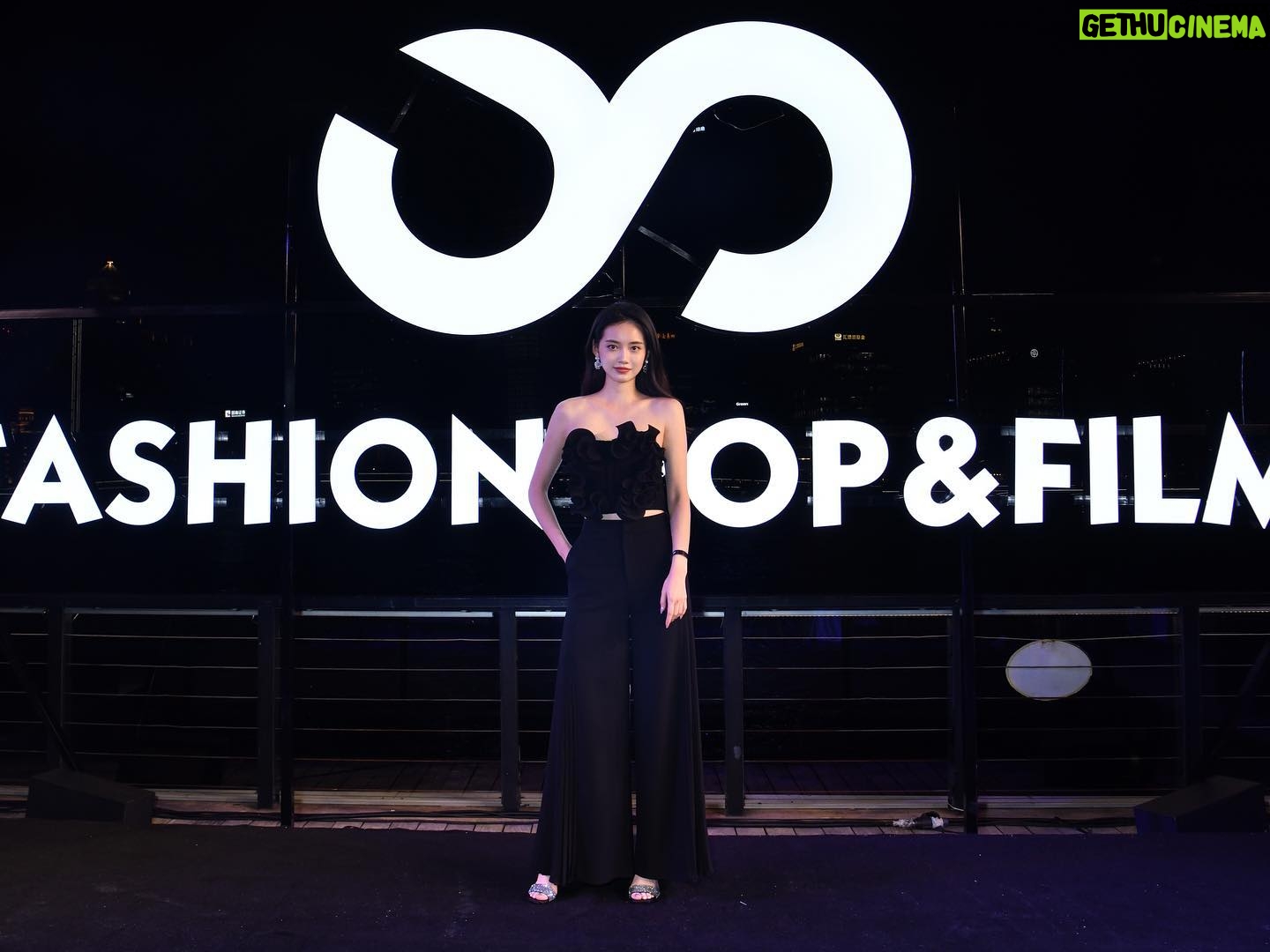 Sun Yihan - 17.7K Likes - fashion pop!💨🌌🌌