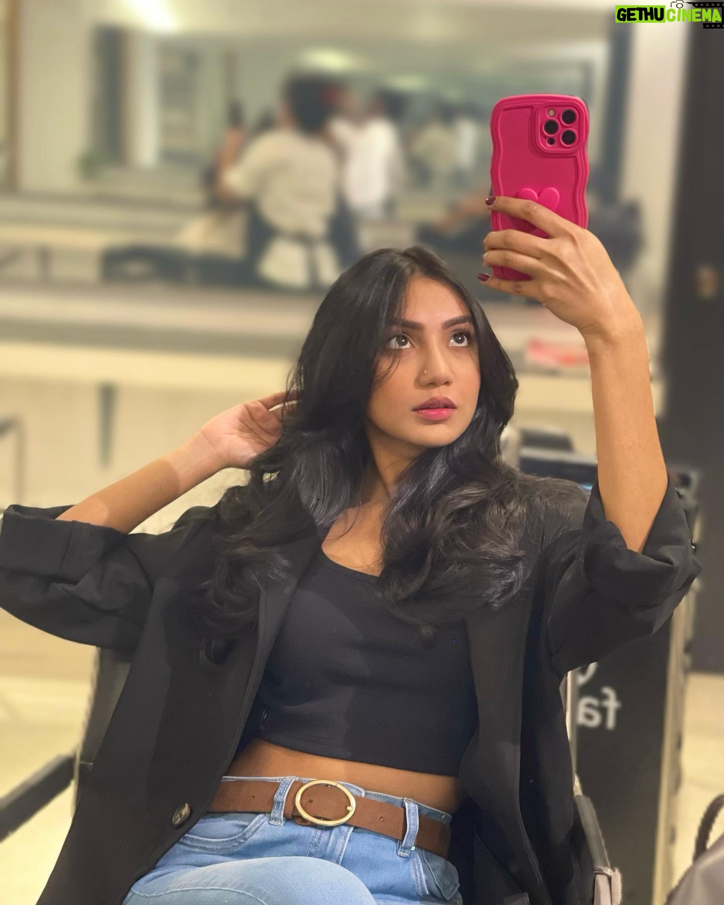 Sunerah Binte Kamal Instagram - Not sure from where I got the courage again! 💇🏻♀️💕