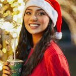 Sunerah Binte Kamal Instagram - 🎄🧑‍🎄♥️ 🌟 Because happiness is contagious. 📸 @kkowshikk