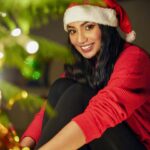 Sunerah Binte Kamal Instagram - 🎄🧑‍🎄♥️ 🌟 Because happiness is contagious. 📸 @kkowshikk