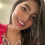 Sunerah Binte Kamal Instagram - Heart breaks are important. Be it from a partner, friends, siblings, your parents or a situation. If it doesn’t break, how would you know how beautiful it gets every time you mend it and love yourself a little more? 🌸