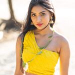 Sunerah Binte Kamal Instagram - যাও ভুলে যাও কষ্ট গুলো হাতে তুলি মুছে ফেলো 🌻 📸 @kkowshikk