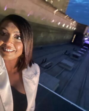 Sunetra Sarker Instagram - Well what a spectacular day and night it was! ⚡️⭐️ truly historic - epic Eurovision atmosphere - Watch all the highlights with me and @rylan tonight “Eurovision Welcomes the World” BBC1 6.30pm @bbceurovision 
Stylist @krishanparmar_  Make-Up @marcosgmakeup hair @charliewilkinsonhair suit @nadinemerabi earrings @butlerandwilson shoes @kat_maconie ❤️🙏🏽 special secret support from @dollyjj @amy_lhickman @unconditionalpictures 😻