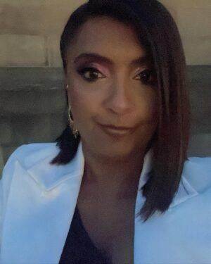 Sunetra Sarker Instagram - Well what a spectacular day and night it was! ⚡️⭐️ truly historic - epic Eurovision atmosphere - Watch all the highlights with me and @rylan tonight “Eurovision Welcomes the World” BBC1 6.30pm @bbceurovision 
Stylist @krishanparmar_  Make-Up @marcosgmakeup hair @charliewilkinsonhair suit @nadinemerabi earrings @butlerandwilson shoes @kat_maconie ❤️🙏🏽 special secret support from @dollyjj @amy_lhickman @unconditionalpictures 😻