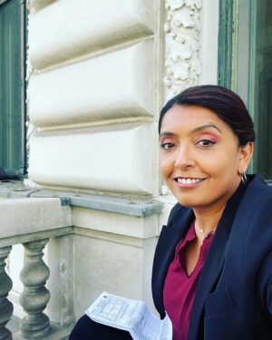 Sunetra Sarker Instagram - And that’s a wrap 🎬 on a fabulous job! The people in Budapest have been so welcoming and the cast& crew were abs tip top. Working abroad is my new fav thing ;) special nod to @amanda_abbington74 for being as adorable as I expected! #desperatemeasures #filmingover #backhome #dramarama #lifeonset