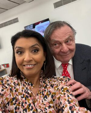 Sunetra Sarker Instagram - Finally meeting the beautiful spirited @katiepiper_ and The legend that is Barry Humphries ( my all time comedy hero) ended my week with a smile from ear to ear @loosewomen wearing @baukjen
