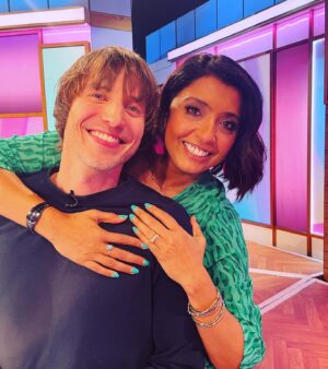 Sunetra Sarker Instagram - Zax Loosely Reunited! I know!! So proud of my Casualty partner and ally- Jamie Davis who came on to talk about his amazing writing debut ‘You and Me’ @itvxofficial series starting next Thu ⭐️ #youandme #zoeandmax #zax #fabulouswriter #loosewomen