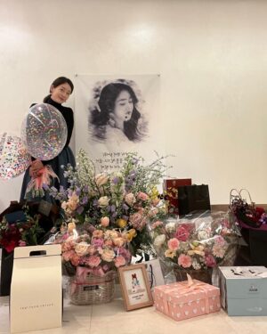Sung Yu-ri Instagram - 감사하고 사랑합니다💕