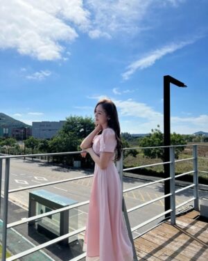 Sung Yu-ri Instagram - 날이 좋아서
햇살이 적당해서
📷