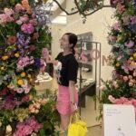 Sung Yu-ri Instagram - 진이언니 1주년 축하해요 꽃길만 걸으세요🌷