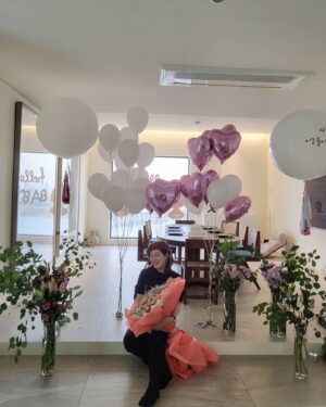 Sung Yu-ri Instagram - 서프라이즈 준비해 준
이쁜 언니들 동생들
고마워요🤍
사랑 듬뿍 받는 둥이들은 좋겠네👶👶
