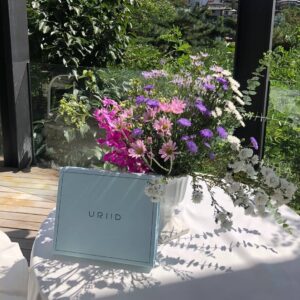 Sung Yu-ri Instagram - 파란 하늘을 닮은
유리드 마린에너지💙
비건 인증받느라 참 오랜 시간이 걸렸지만 너무 만족스러워요
많이 사랑해 주세요^^

#한국비건인증 #EWG 그린 등급 인증
 # 해수 BASE #유리드#마린에너지
