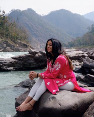 Sunitha Varma Instagram - Grounded. 😇

📸💖 @kristabatraka 
.
.
.
#rishikeshdairies #serene #riverside #gangariver🌊 #naturelover #sunkissed
