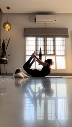 Sunitha Varma Instagram - Be where you are, not where you think you should be.. 
.
.
.
#dhanurasana #bowpose #reelsindia