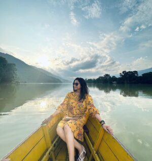 Sunitha Varma Instagram - Cloudy Lakeside Serenity. ☁️🚣‍♀️ #SunsetVibes #lakeserenity #eveningmagic #nepal #pokhara #phewalake
