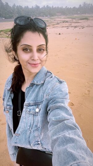 Sunitha Varma Instagram - We can let July just be July 
.
.
.
#trivendrum #kerala #letjulybejuly #reels #reelsinstagram #beach #sun #blessedlife #solotraveler
