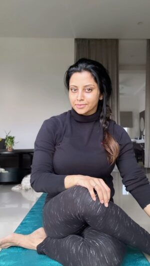 Sunitha Varma Instagram - After yoga bliss: Selfies and smiles! 😊📸 #PostYogaGlow #selfiesaturday 
.
.
.
#yogalife #yogaeveryday #yogaglow #morningroutine #smiles #morningsmiles #charlie #shihtzu #innerpeace #yogaselfie #instayoga #trending #viralreels #mindbodysoul #yogachallenge #yogalove #instafit