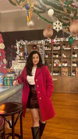 Sunitha Varma Instagram - Christmas vibes 🎄
.
.
.
#reels #instareels #merrychristmas #christmasvibes🎄🎅🎁