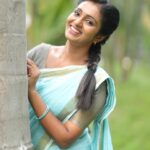 Sunitha Srinivasan Instagram - Smiling is best reaction for everyone @thinkstudiosindia #sunitha #sunithasrinivasan #rathna #explore #picoftheday #photography #photoshoot #instagram #television #actress #anna #serial