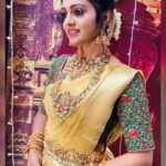 Sunitha Srinivasan Instagram - “A saree always makes your stand out in the crowd “ Costume: @d3boutiquee Jewels: @chennai_jazz Thank you 😊 #zee #zeetamil #thavamaithavamirundhu #priya