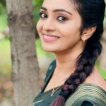 Sunitha Srinivasan Instagram - Kaadhal than valaiyai kaatudhadi…. EDIT @preetha_suresh21 thank you #trending #trendingreels #explore #viral #sunithasrinivasan #rathna #zeetamilserial #anna #tamilactress
