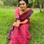 Sunitha Srinivasan Instagram - New look new feel ❤️ #zeetamil #newserial #look