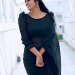 Sunitha Srinivasan Instagram – Sollithara vaa vaathi 
@sunitha_official