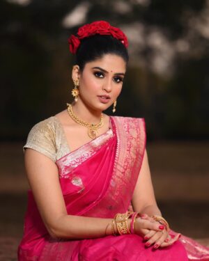 Sunmeera Nagesh Instagram - @sunmeera.nagesh 💕🌸🌷 
.
#makeupbysunilsaha 🌟 
.
Photography @asish_photography_bpd 📸
For makeup bookings - 8249269834 📞
. 
#makeupartist #instabride #instamood #makeuphairbysunilsaha #instalike #instagood #makeupartistworldwide #indianbride #naturalmakeup  #makeuplife #bridesofindia #indianmakeup #odishamakeupartist #baripadamakeupartist  #viralpics #viralpost #bridesofinstagram #instafashion #instalove #traditional #makeupgoals #indianwedding #photoshoot #wedding #indianmakeupartist #throwback #undiscovered_muas #undiscoveredmuas #instagram ✨🌟