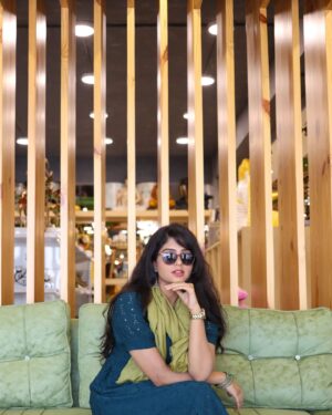 Sunmeera Nagesh Instagram - With the Beautiful Collections at @decobeehomes ✨
Picture Credit: @nigamanandaphotography
.
.
.
#Bhubaneswar #decobeehomes #megastore#bestprices#Explorepage#Featured