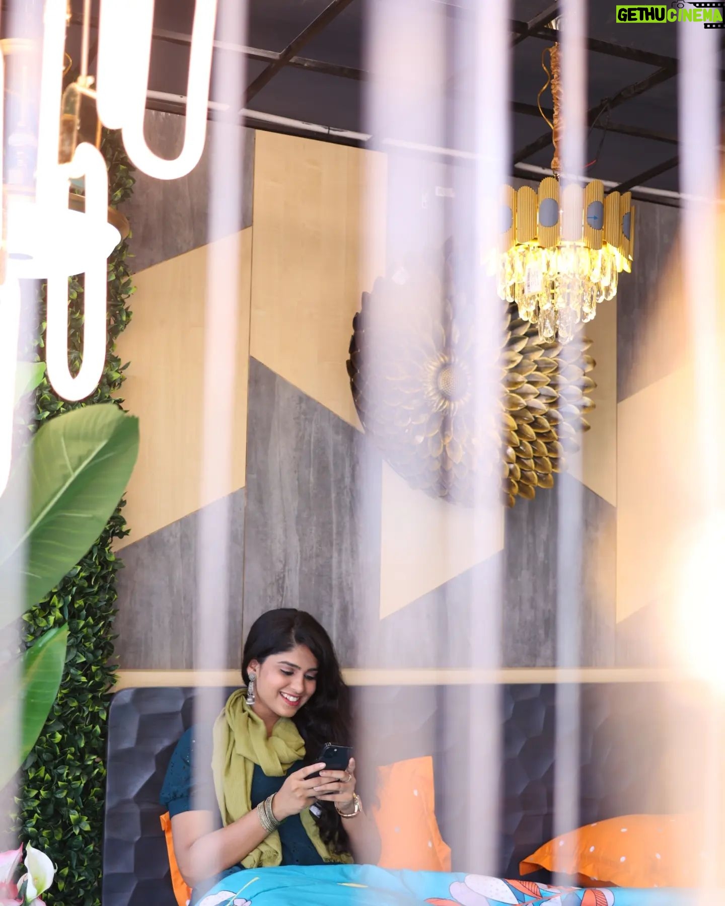 Sunmeera Nagesh - 16.8K Likes - With the Beautiful Collections at @decobeehomes ✨
Picture Credit: @nigamanandaphotography
.
.
.
#Bhubaneswar #decobeehomes #megastore#bestprices#Explorepage#Featured