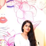 Sunmeera Nagesh Instagram - #Collaboration Want a one stop solution for your skin woes? 🤔 I got you! 💗 Made with natural ingredients 🍃and backed by science👩‍🔬with 30X* Vitamin C, Garnier Vitamin C serum fights dullness and dark spots with visible difference in just 3 Days.🤯 A clean formulation which is suitable for all skin types, textures, tones 👧🏻👧🏽👧🏼and can be used in all weathers☔❄️and any time of the day!🌛🌞 Get beautiful bright skin Instantly! ✨ #Garnier #GarnierIndia #InstantBrightness #Brightness #NoSulphate #NoParaben #DarkSpots #Brigtness #Serum #VitaminC