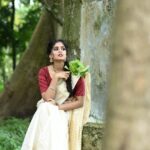 Sunmeera Nagesh Instagram - 🌧️✨ . . Credits: @makeupbysunilsaha @elegant_photo_graphy . . #Explorepage#Featured